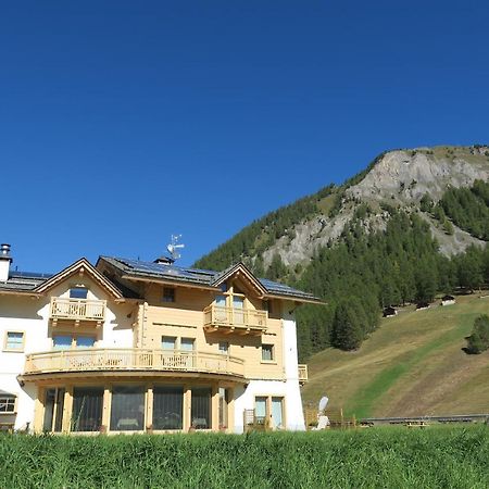 B&B Ecohotel Chalet Des Alpes Livigno Exterior photo