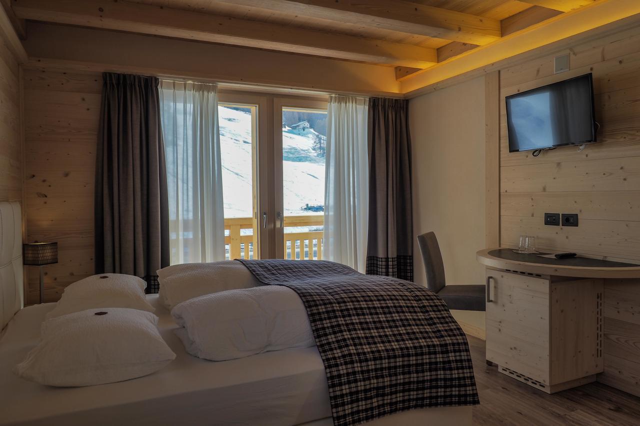 B&B Ecohotel Chalet Des Alpes Livigno Exterior photo