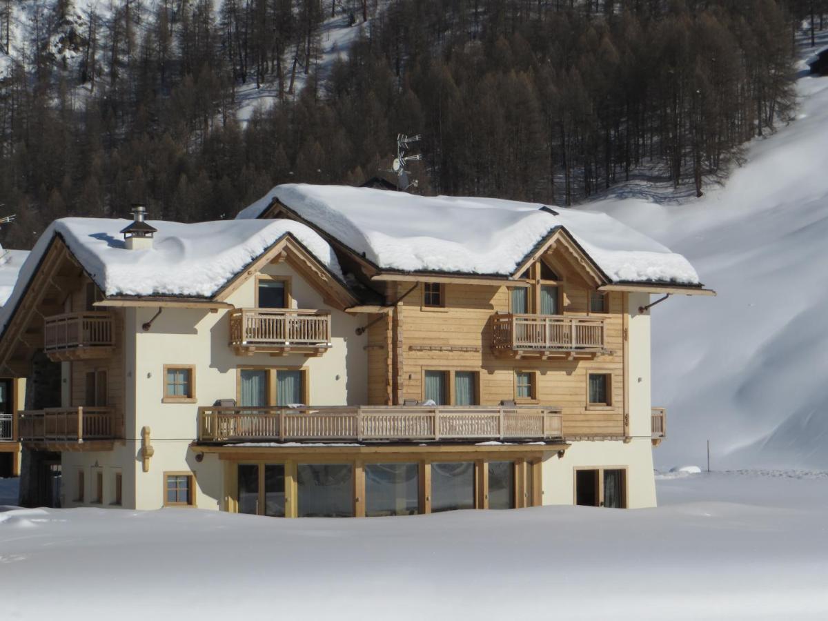 B&B Ecohotel Chalet Des Alpes Livigno Exterior photo