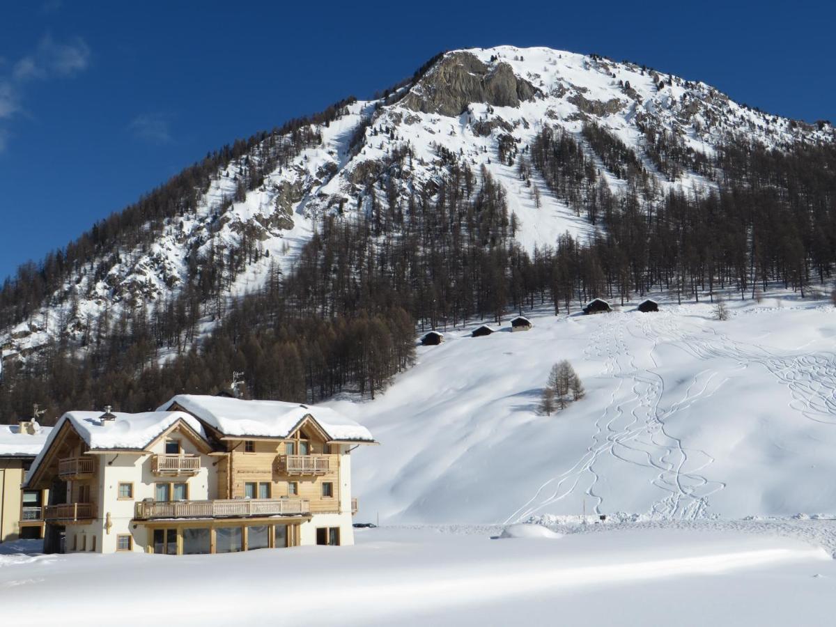 B&B Ecohotel Chalet Des Alpes Livigno Exterior photo