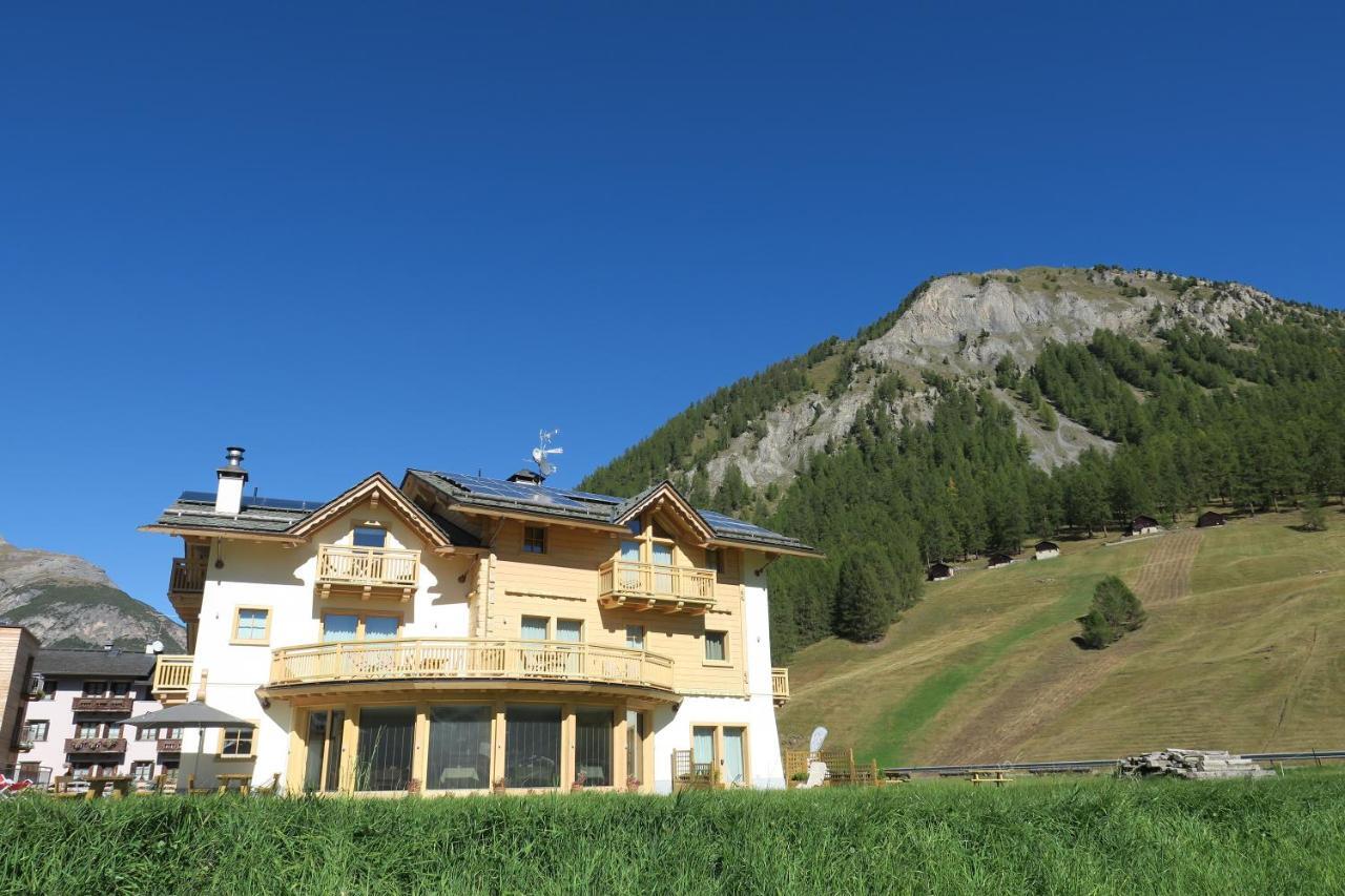 B&B Ecohotel Chalet Des Alpes Livigno Exterior photo